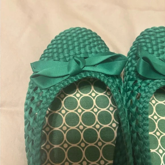 Kelly & Katie Flats
Green fabric uppers
Style name *Weave-me* - Picture 4 of 7